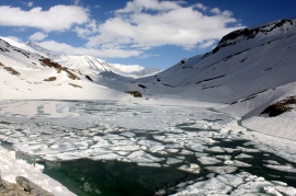 Frozen Surajtal Lake enroute to Sarchu